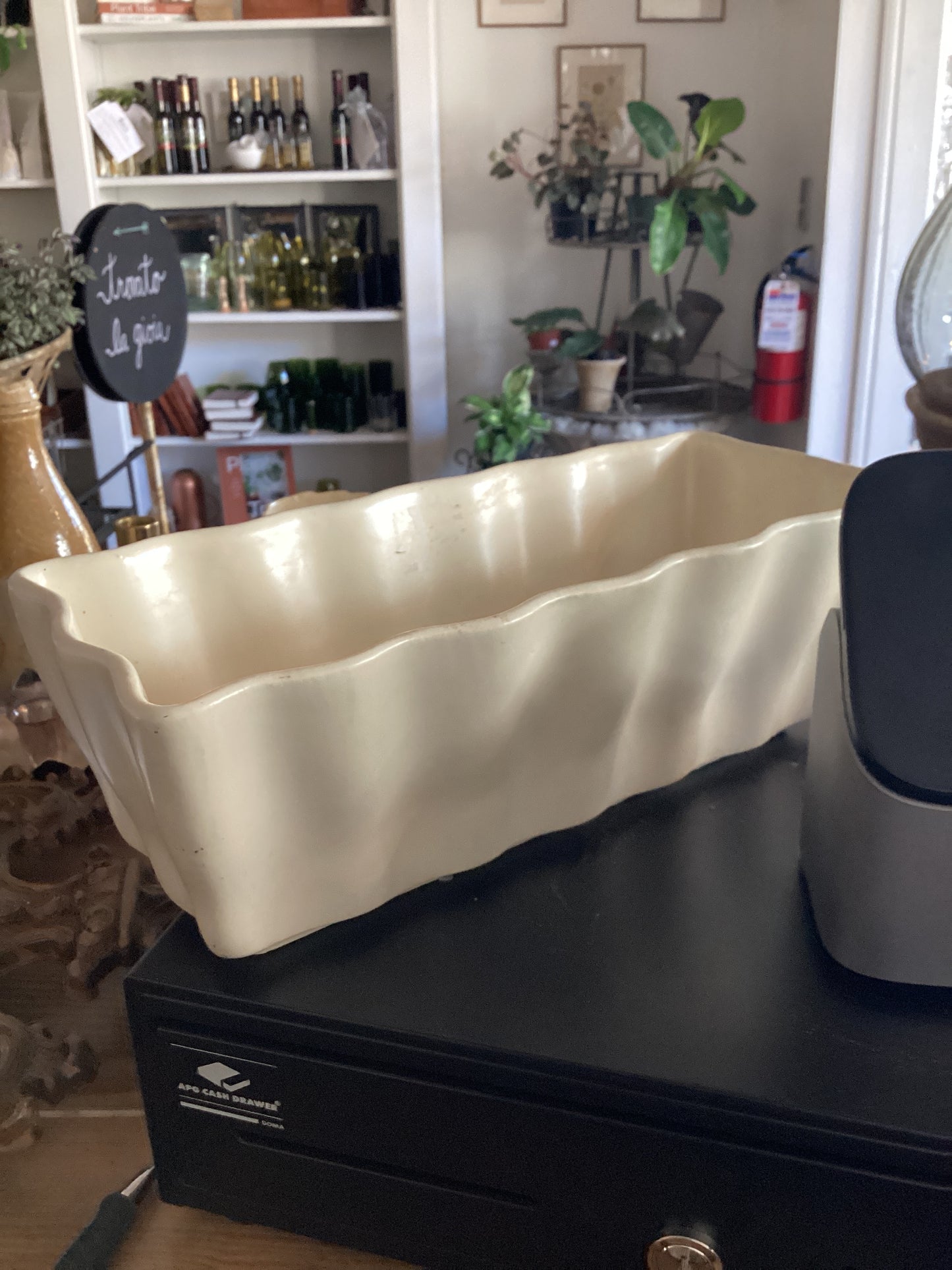 Hull Cream Planter