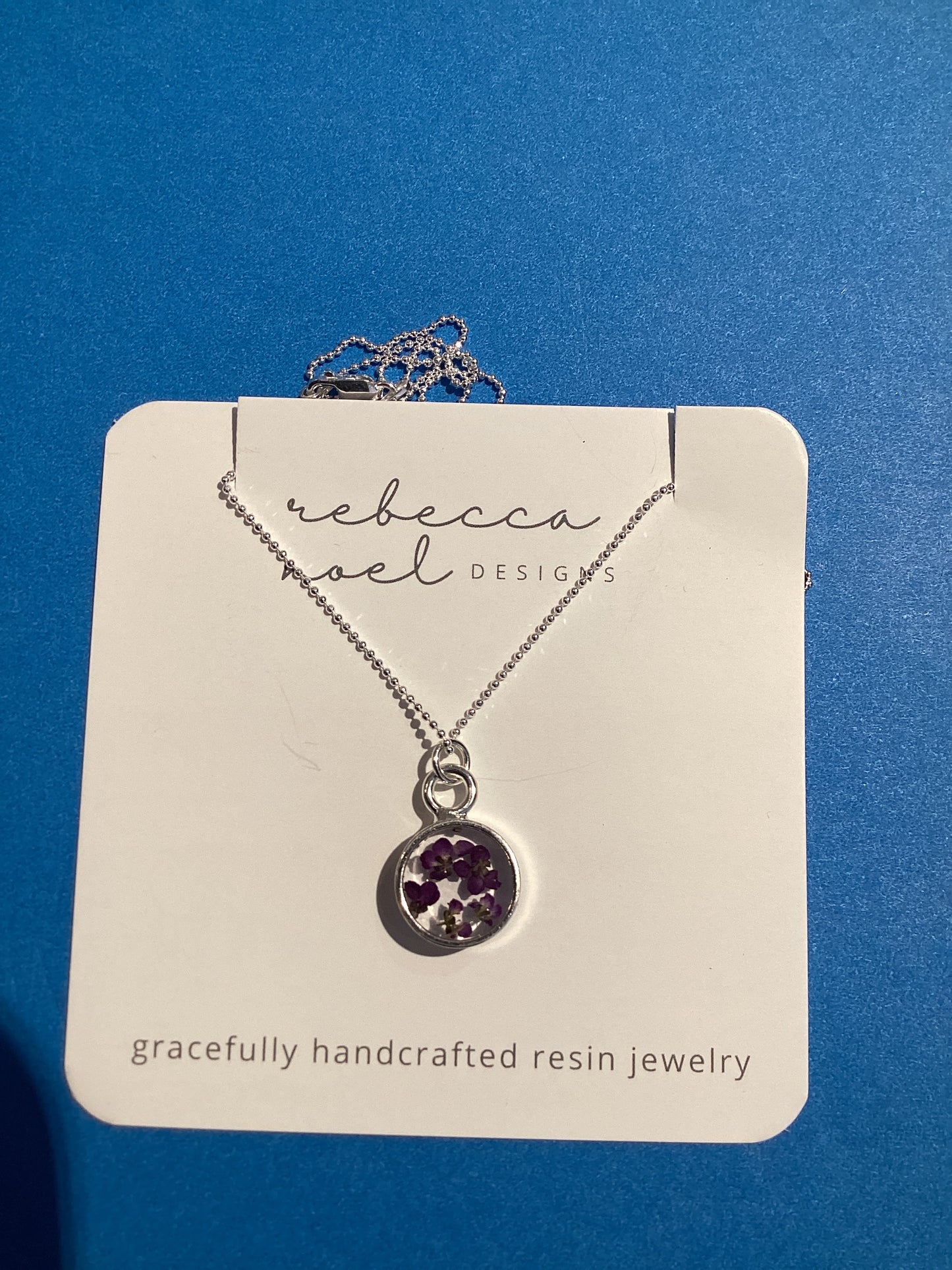 Silver Circle w/Purple Alyssum