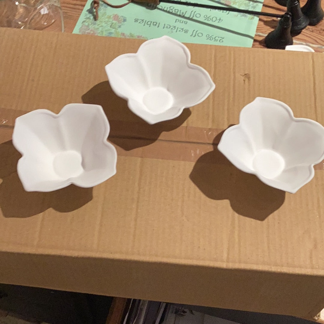 Floating Tea Light Holder - Lilac Shape