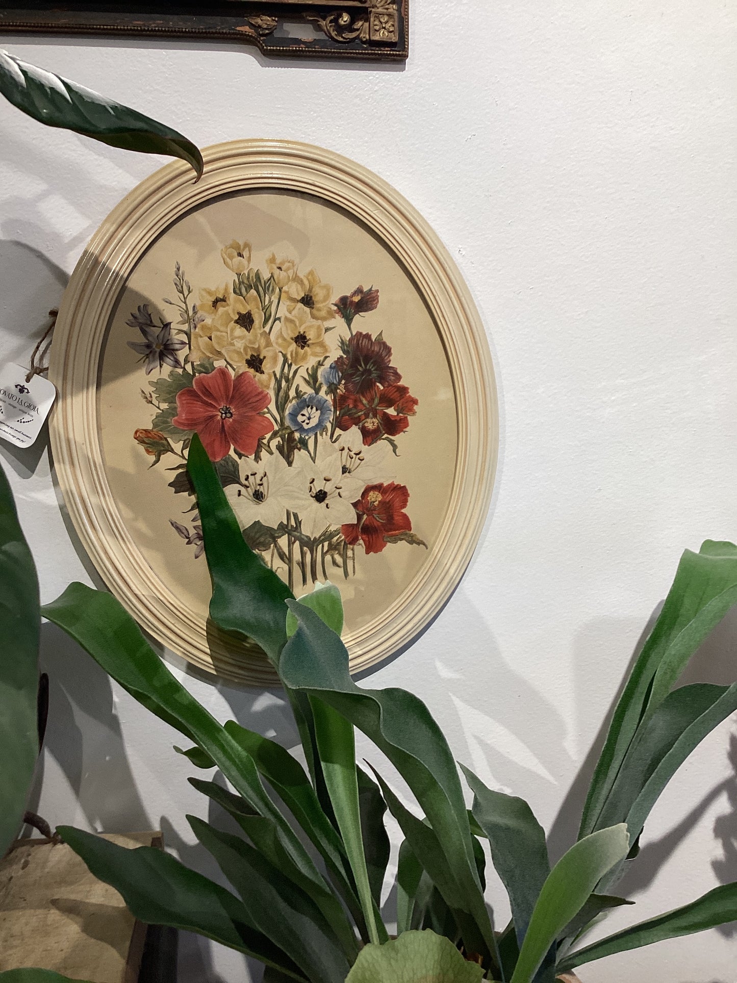 Oval Floral Vintage Print