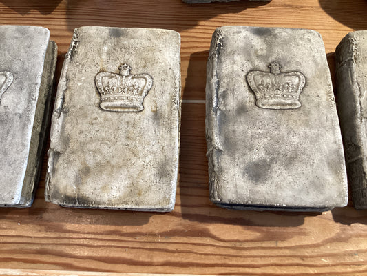 Book - Crown