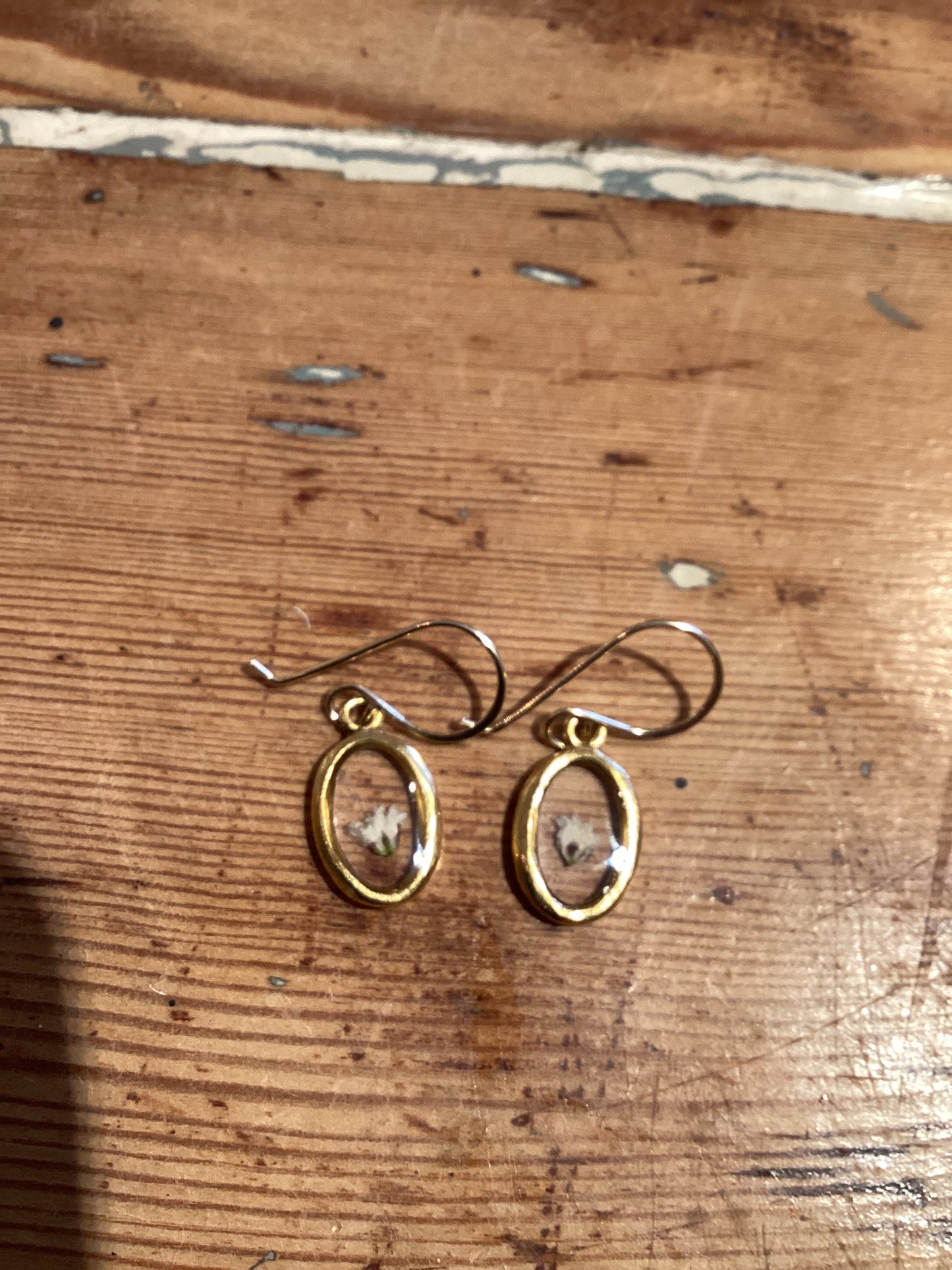 G Oval W/Baby’s Breath